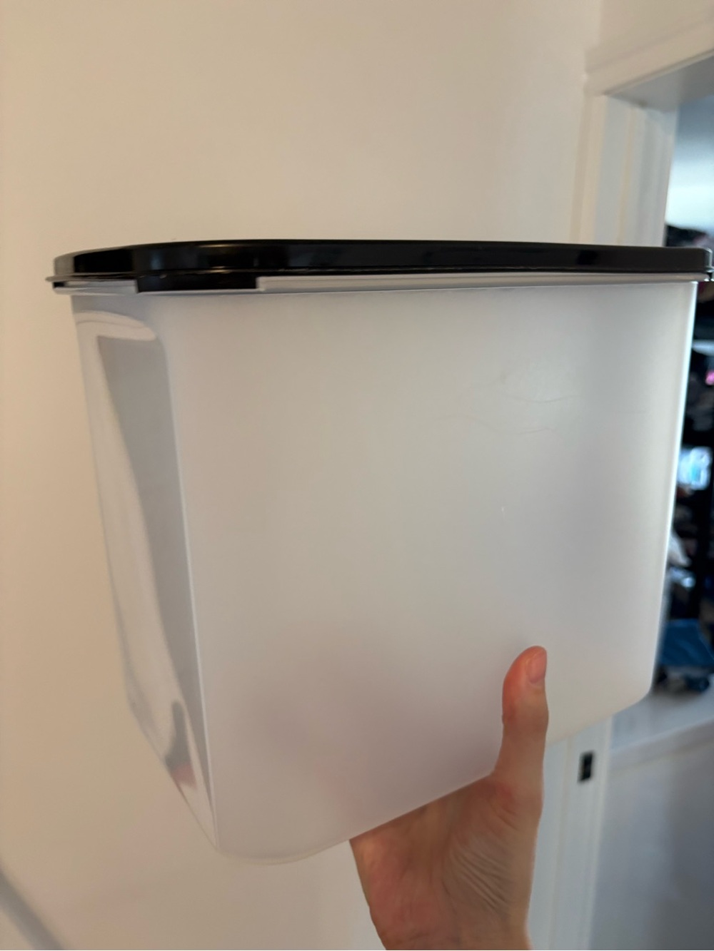 Tupperware White Food Storage Container with Black Lid 8.7 litter value 45$+tx